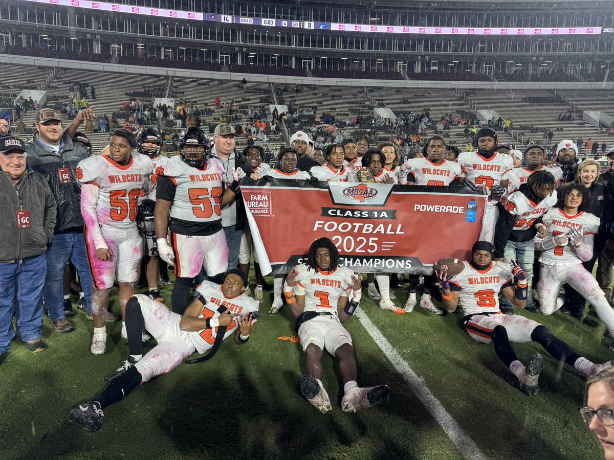bshields0244's tweet image. First time since 2016 and third time overall. Calhoun City Wildcats Class 1A state champs 🏈🏈