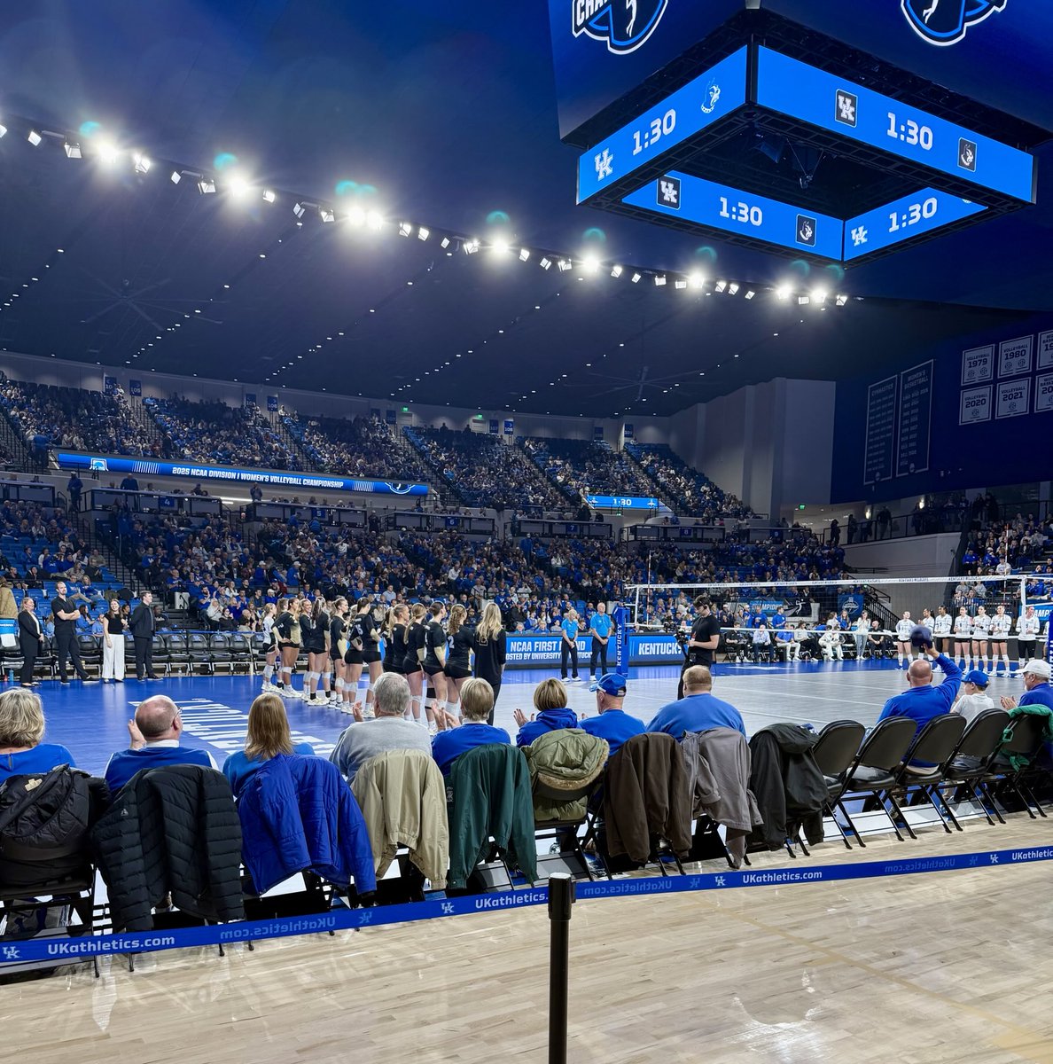 scottkull's tweet image. Here we go ⁦@WoffordVB⁩!! #ConquerandPrevail