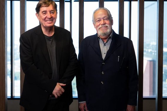 AidaBSanchez's tweet photo. “Grandes y entrañables amigos que los libros, la poesía y el exilio  español unieron en su juventud ”

Las complicidades de #LuisGarcíaMontero y #GonzaloCelorio: “La cultura en español no se hace en España, sino en toda América Latina”https://t.co/jXl4tHNtwf @erikaespiral #FILGdl https://t.co/680MJu3bSS