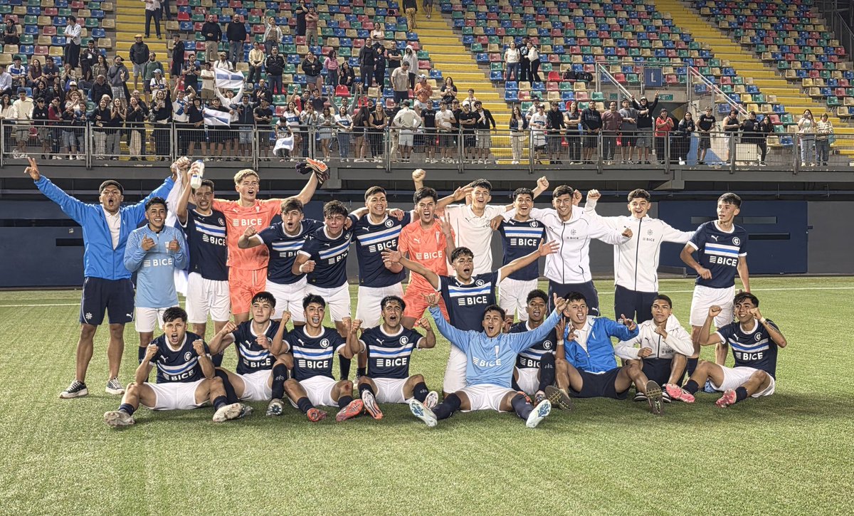 ⌚️ ¡Final en La Florida!

👉 La Sub 16 goleó 4-1 a Colo Colo y se coronó Campeón Nacional del Fútbol Formativo 🏆⚽️

¡Felicidades muchachos! 🤍💙