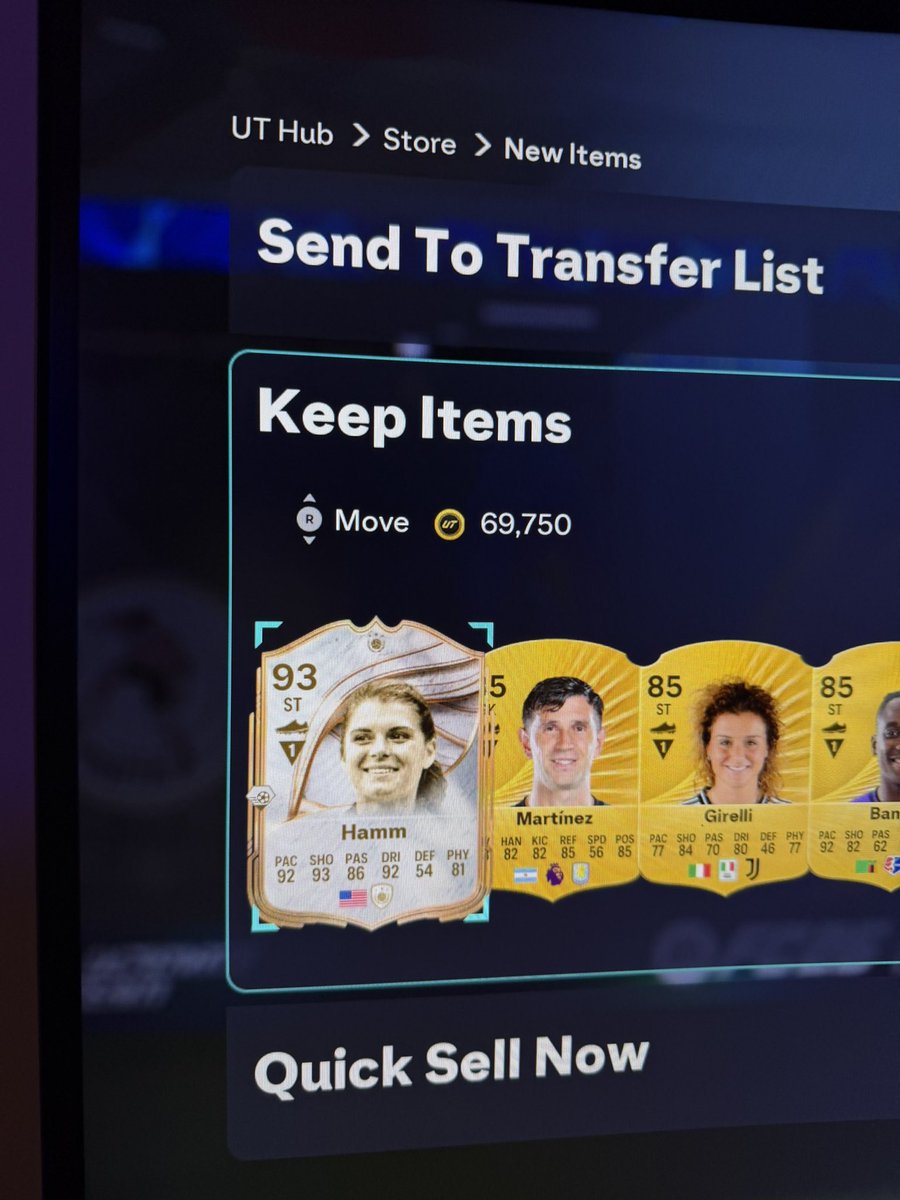 Just packed her tradeable 😭😭😭
#eafc #fut