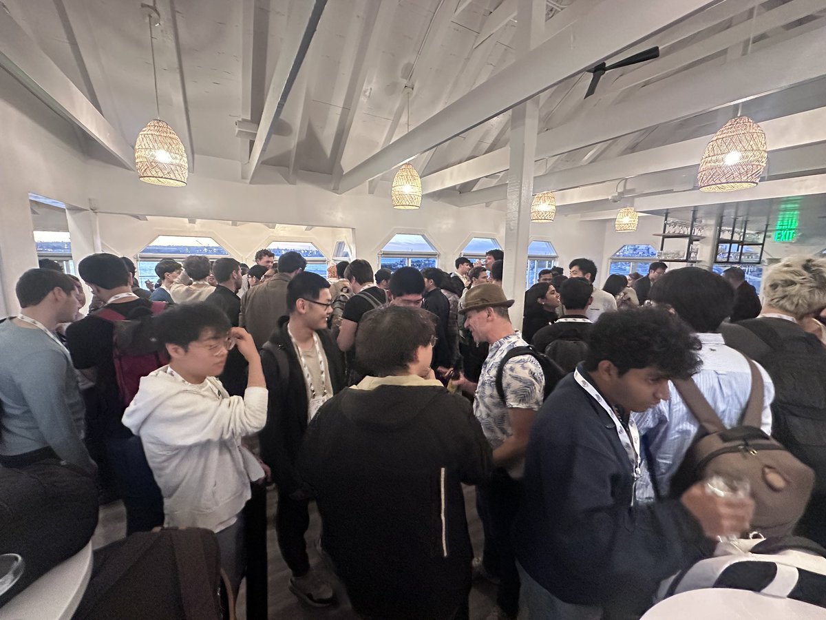 사람 산 사람 바다!!!
Neurips에서 진행된 Verified Reasoning 행사가 대성황을 이루었습니다. 참여해 주신 모든 분들께 감사드립니다! 저녁 7시까지 진행됩니다!
그리고 특히 대기자 명단에