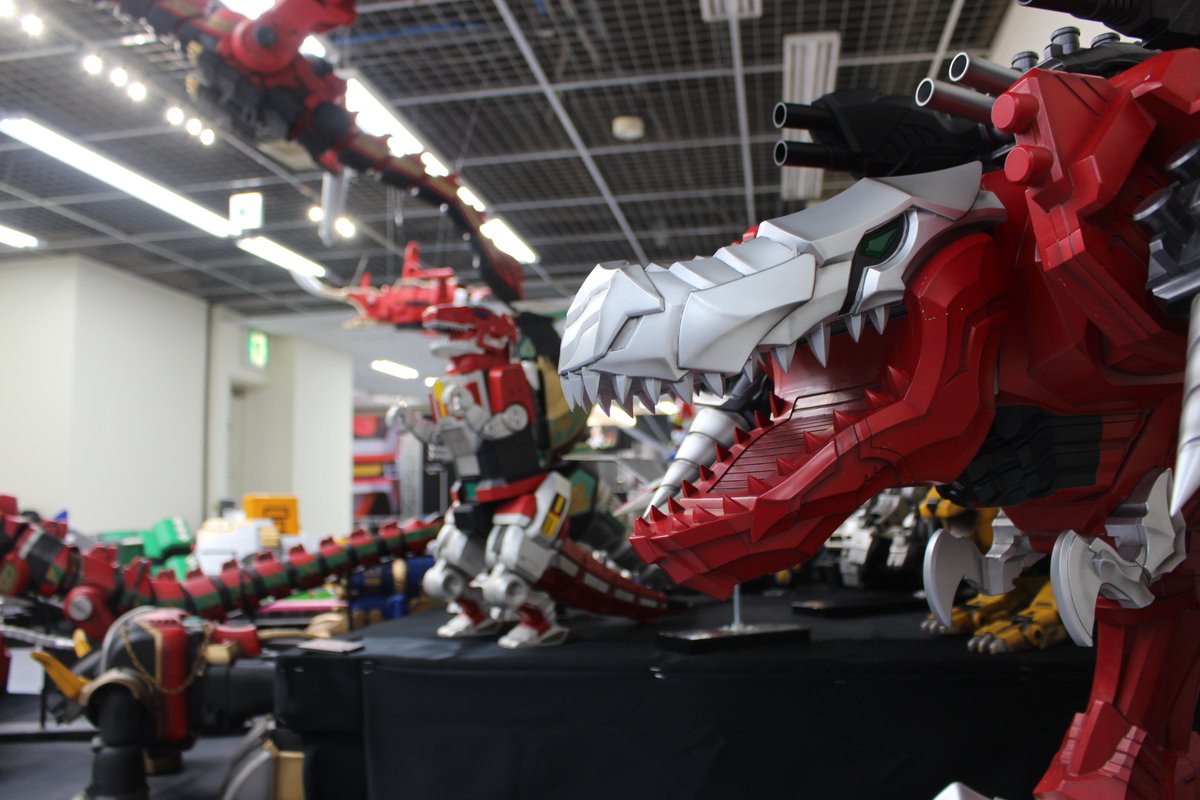 「#全スーパー戦隊展」仙台会場では、「絶景！ミニチュア大集合!!」エリアにおいて初展示となるミニチュアも18点ございます。もちろん全て、撮影で実際に使用された実物です。お好きだったメカやロボのミニチュアを見つけられたかたは是非感想をコメントください。
仙台TRビルにて、1/4まで開催中！