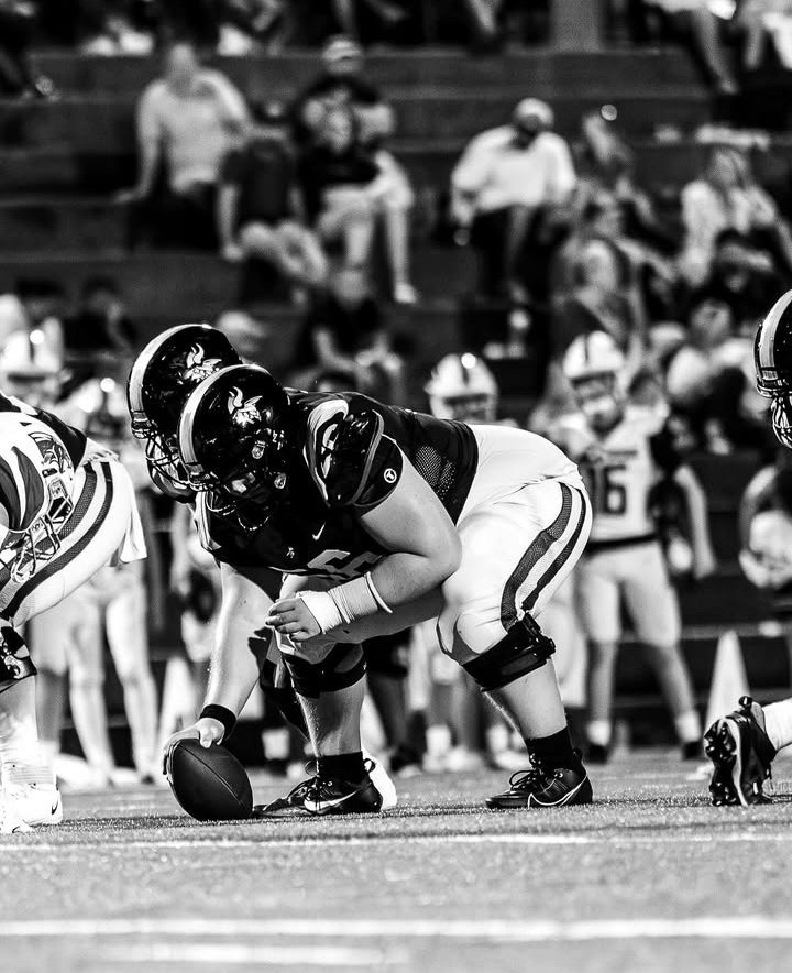 RobHam51's tweet image. Class: 2026
Height: 6'0
Weight: 330lbs
Position: Center/Guard 
Bench: 290
Squat: 500
Hang clean: 245
Email: hamrob85@gmail.com 
(205)-584-2497
Hudl:hudl.com/v/2THSWu
@AL6AFootball @CoachBrown5300 @CoachG_HC @CoachG_SJCC @CoachIngramECU @CoachLButler @CoachSCDub @CoachTankOL