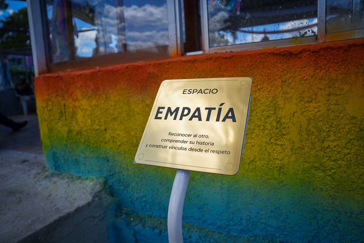 blancarodgon's tweet photo. Hoy visité el Centro Ituzaingó del Inisa. Las puertas abiertas a espacios de color y naturaleza eran una invitación a compartir tiempo con jóvenes que están siendo acompañados en aprendizajes y experiencias que les den otro sentido a sus vidas. Hoy celebraban 24 años del centro y que habían terminado las clases en el liceo. Se respiraba buena convivencia en talleres y espacios deportivos. Como dice su Pte. el @Lic_JSaavedra que no haya un cm cuadrado de más dolor. Ojalá esta estrategia dé los mejores frutos para el futuro de ellos.