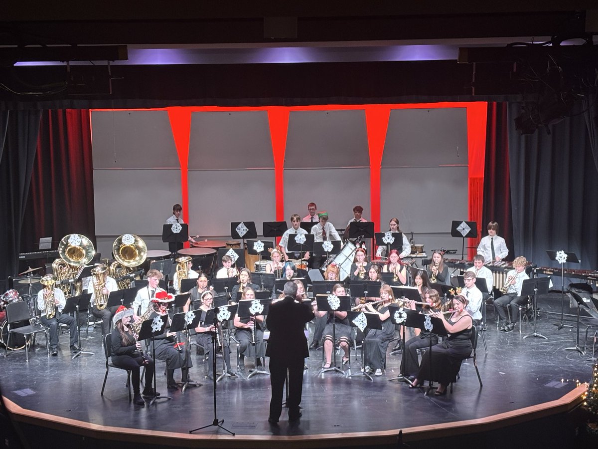 SMShawks's tweet photo. Started the Holiday season with some Great music from our bands! #BlackhawkPRIDE https://t.co/zIzq7yYwGj