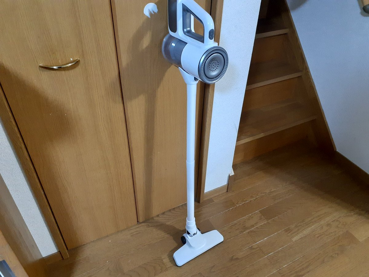 ブラックフライデーで激安になっていたハンディクリーナー。 余計な