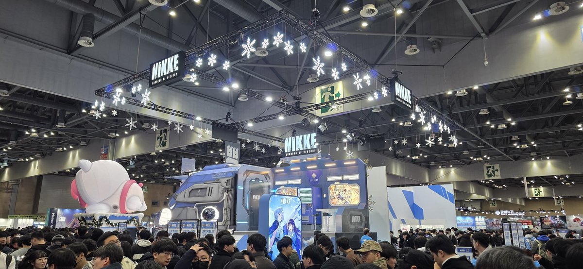 사람 미어 터지는 AGF첫날 니케 부스
#NIKKE #니케 #NIKKEAGF2025 #니케AGF #AGF_KOREA_2025