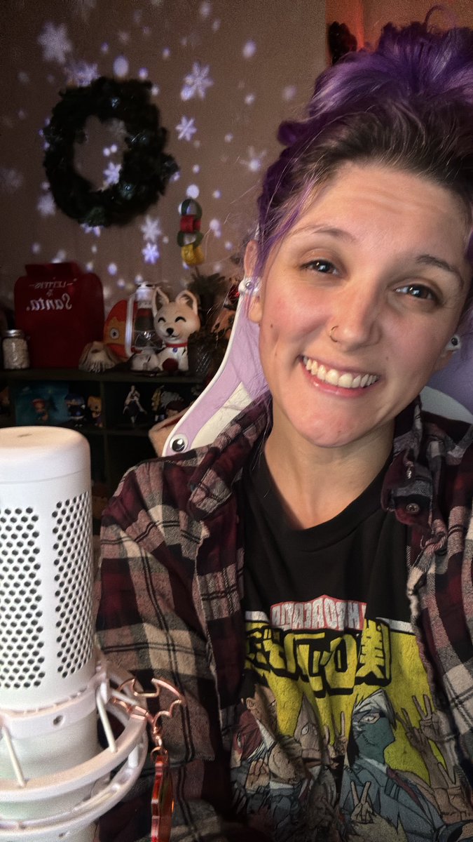 explauraa's tweet image. Merry crisis! 

Twitch.tv/explauraa