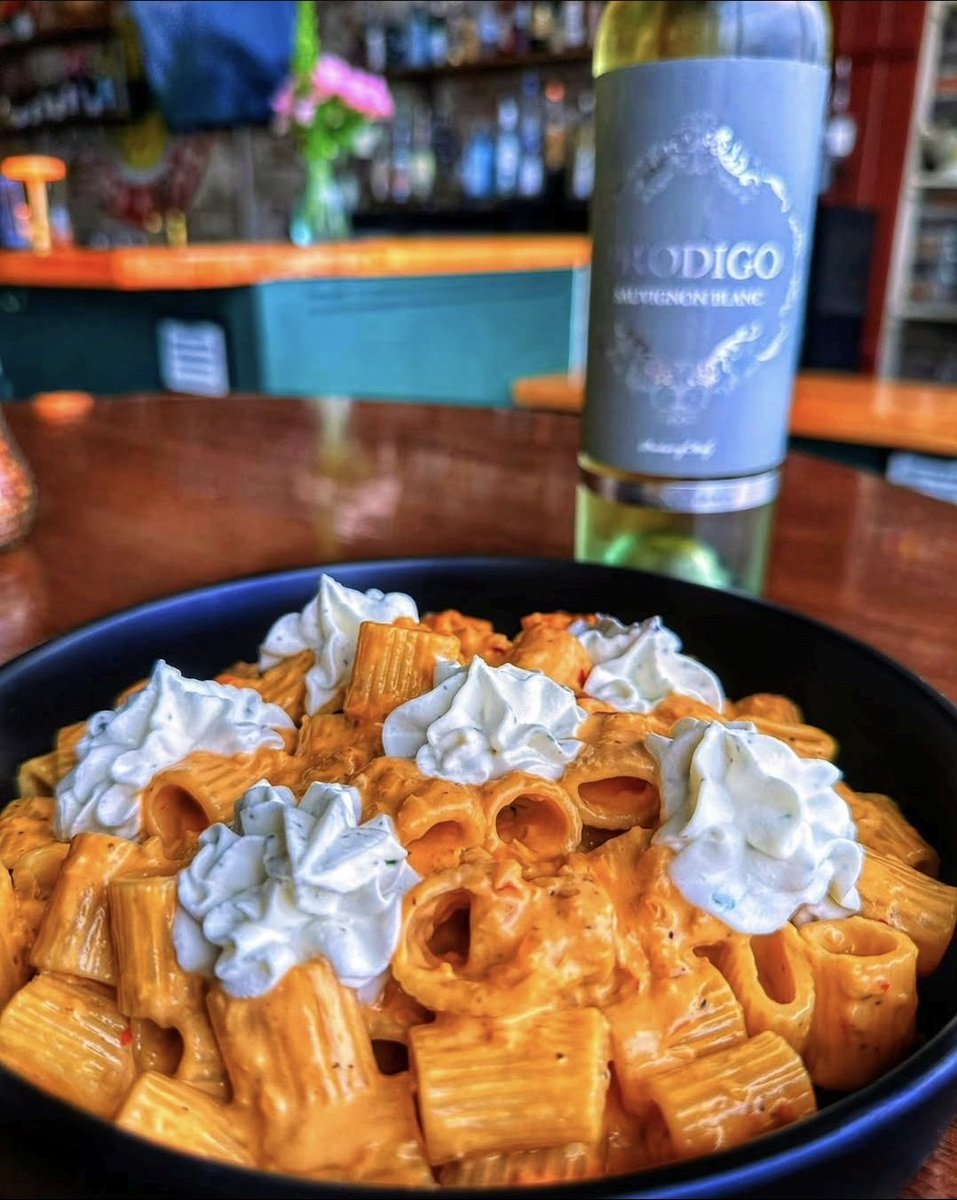 *Weekend Dinner Pasta Special*  Calabrian Spiced Rigatoni with Herbed Ricotta and Sicilian Cream. This might be the best pasta dish in Oklahoma. STRAIGHT UP! Thank you Chef Brando.  #TripleD #DDD #FoodTruck #OKC #Pizza #Pasta #OKCFoodie #ItalianFood #Rigatoni
