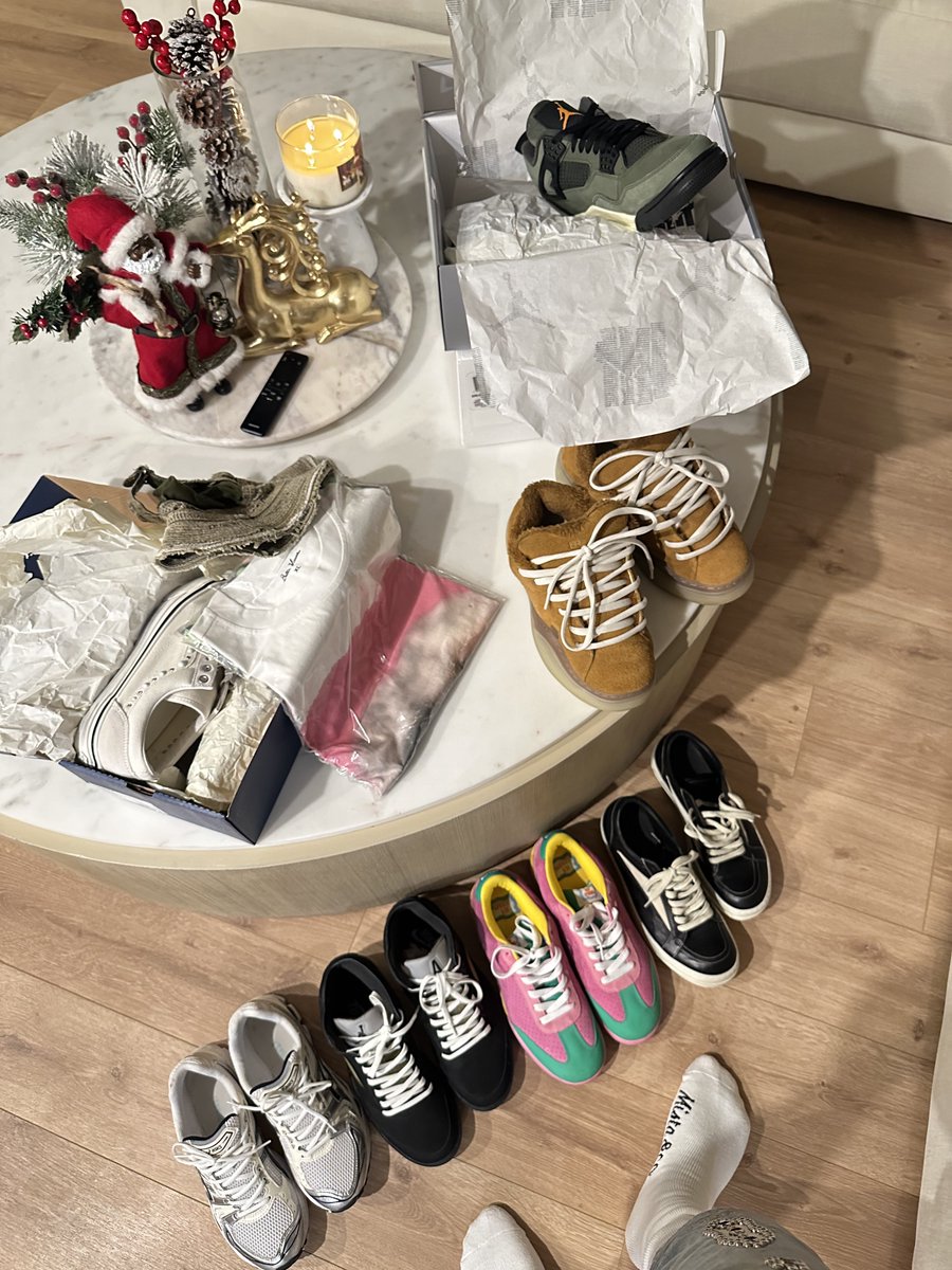 __BrandonMartel's tweet image. Art Basel rotation