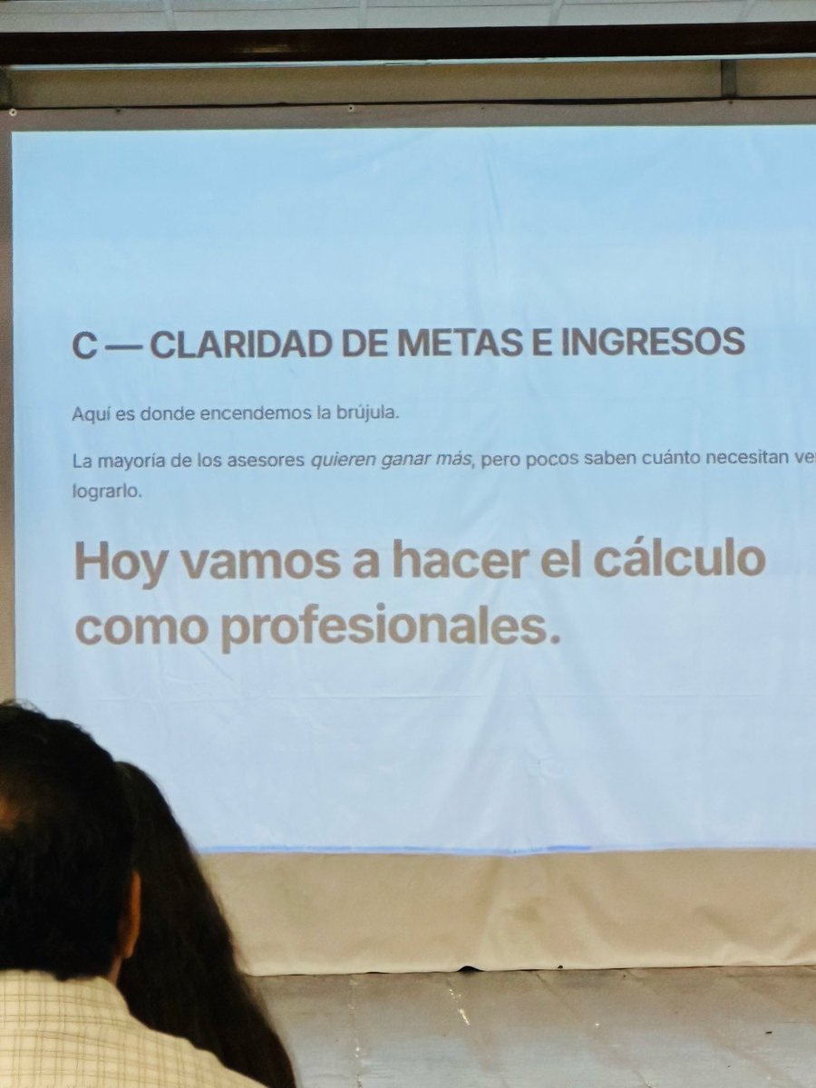 OscarMemije's tweet photo. La capacitación inmobiliaria no es un gasto: es una inversión que eleva ética, asertividad y eficacia en cada servicio. 📚🏡
Prepararnos abre oportunidades, genera confianza y nos vuelve más competitivos. 🚀🤝 #Inmobiliario #Capacitación #ProfesionalesEnAcción https://t.co/KLoe01cmu9