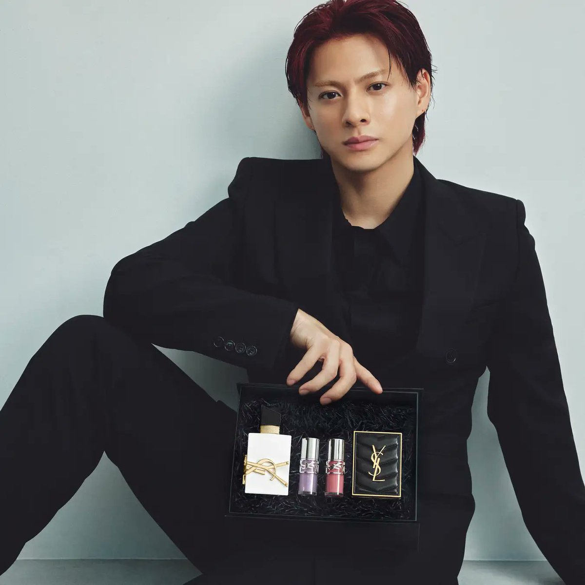 紫耀ページ 平野紫耀、別人級ビジュアル解禁👔】 Number-iの公式Instagramが19日に