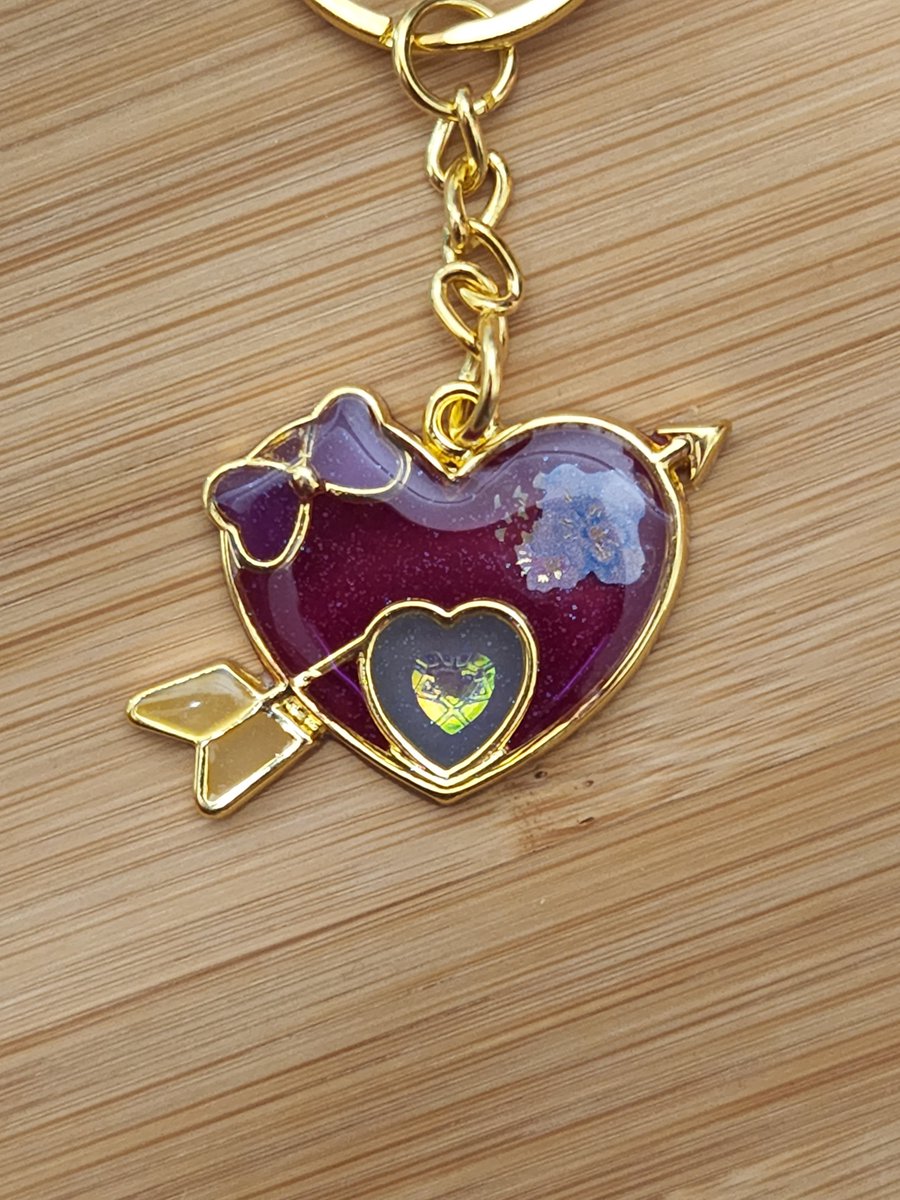 icefire_crafts's tweet photo. Every bit of this charm is color changing!
.
.
.
#resin #resinart #resinartist #resincraft #resincrafts #resincoaster #resinjewelry #resinkeychains #resincharms https://t.co/O2UZawg60e