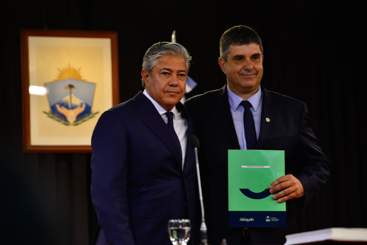 Felicitaciones a quienes asumieron nuevas funciones en el gabinete. Tenemos un gran equipo para los desafíos que se vienen. 💪🏼

<a href="/Rolo_Figueroa/">Rolo Figueroa</a>