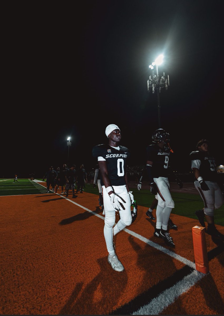 StensonDarrien's tweet image. hudl.com/profile/264888… Full SZN highlights🦂 @AZcoachHenri @1CoachCecil @lmzworld_