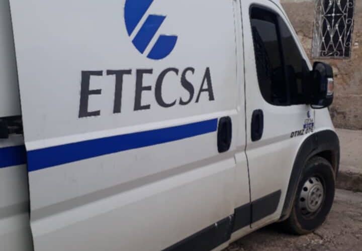 🔴 En #Matanzas, actos vandálicos y acumulación de basura dañan postes y cables de telecomunicaciones, causando interrupciones del servicio.⚠️ Afecta especialmente a Jagüey Grande. ETECSA reitera la necesidad de responsabilidad ciudadana para proteger la infraestructura esencial.