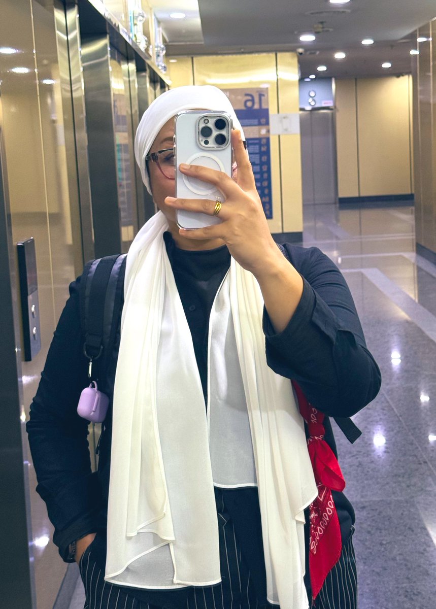 Applied one week leave but aint going nowhere.

Korang cuti mana?