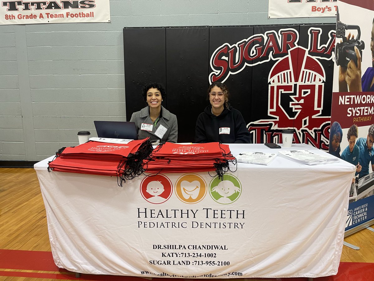 CounselingSlms's tweet photo. Thanks community partners of @SLMSTitans ! Hope to see you next year!!! https://t.co/qkUAY4QPhT