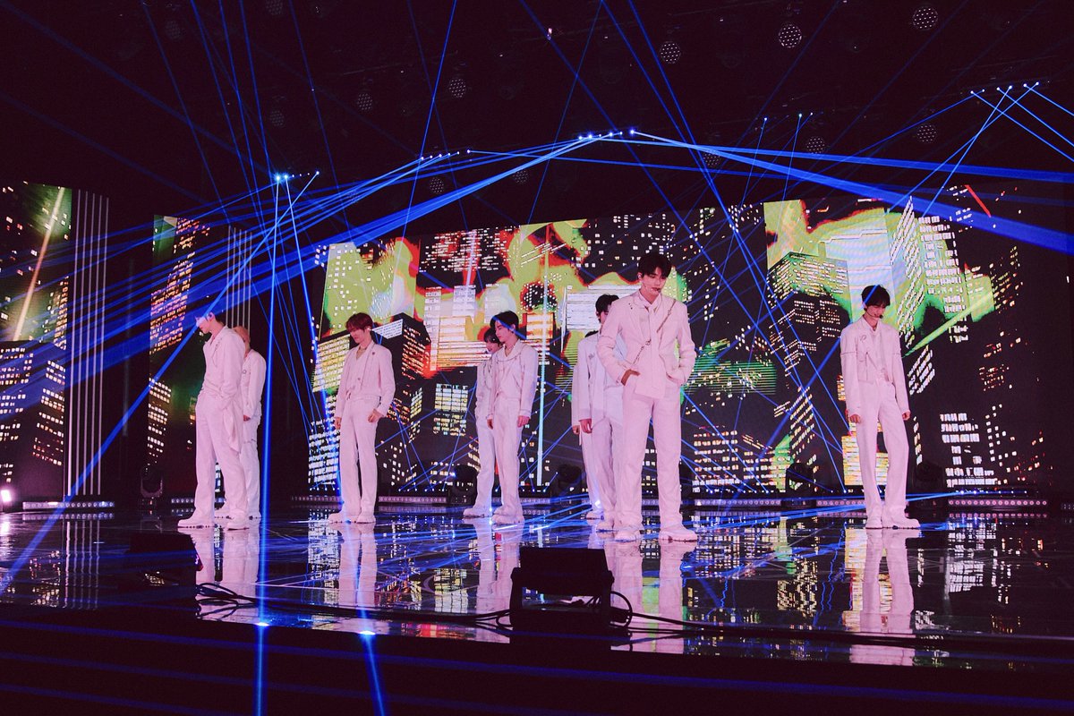 ZEROBASEONE】のステージフォトを公開📷💥 素敵なパフォーマンスを