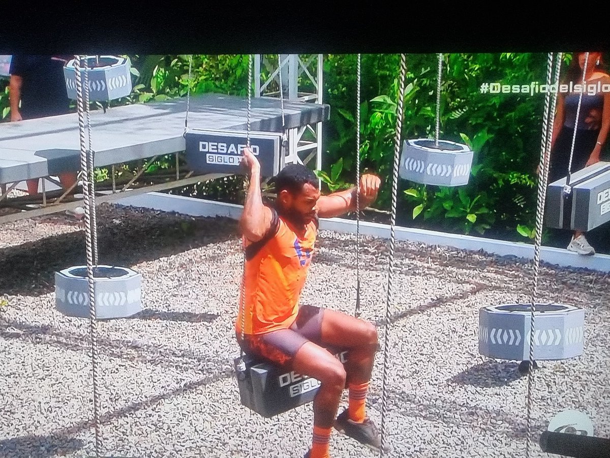 Layngyi's tweet image. #DesafioDelSigloXXI
Aquí esperando que me caiga la saliva en la cara por bocón 🤣😂