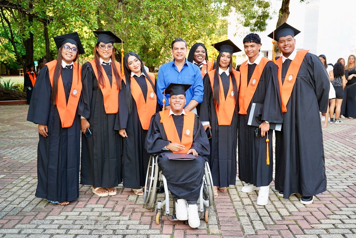 La administración de <a href="/dumek_turbay/">Dumek Turbay Paz</a> promueve y garantiza la educación superior en #Cartagena. <a href="/usbcartagena/">Universidad de San Buenaventura Cartagena</a>