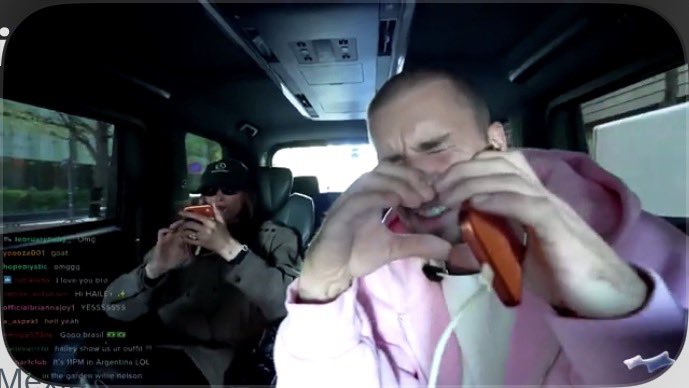 ibeliebersmx's tweet image. Justin puso “Mistletoe” en el en vivo.