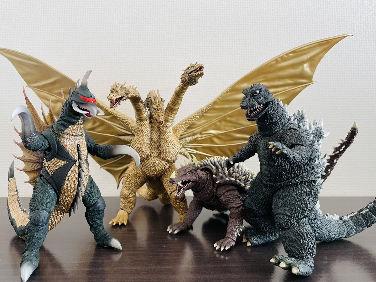 映画『地球攻撃命令 ゴジラ対ガイガン』の4体をモンアツで揃えましたー