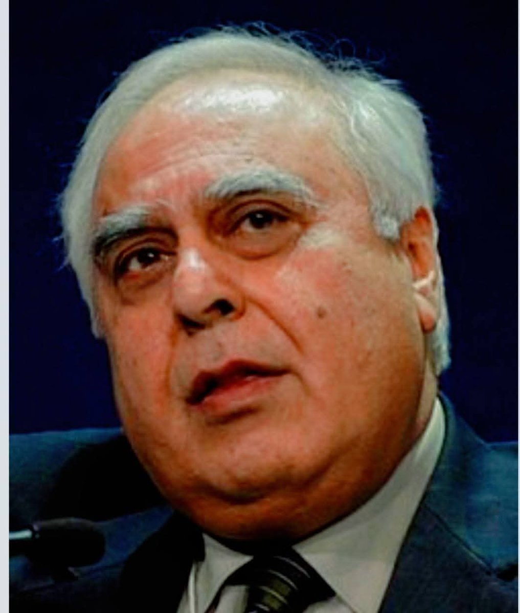 sahu_shersingh's tweet image. आज कोर्ट में सुनवाई के दौरान दिल्ली दंगों के आरोपी उमर खालिद को जमानत दिलवाने के लिए उनके वकील कपिल सिब्बल जज साहब के सामने रो दिए 🤔
बताओं .. .किस हद तक ब्रेनवाश कर दिया है गांधी परिवार ने इन लोगों का 😀