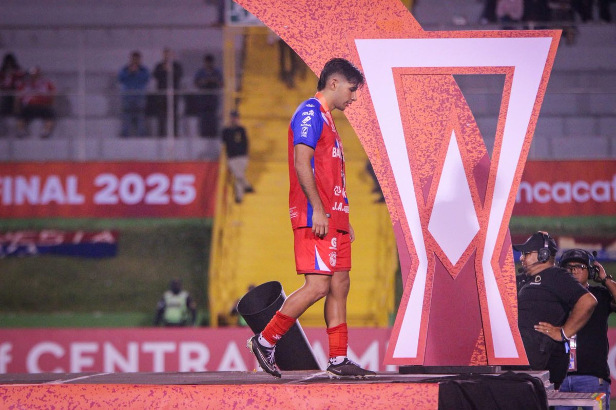 🐏 | El mensaje de Jesús “El Chucho” López tras la derrota de Xelajú en la final de la Copa Centroamericana.

Aquí la nota ⬇️⬇️⬇️

stereo100.com.gt/2025/el-mensaj…