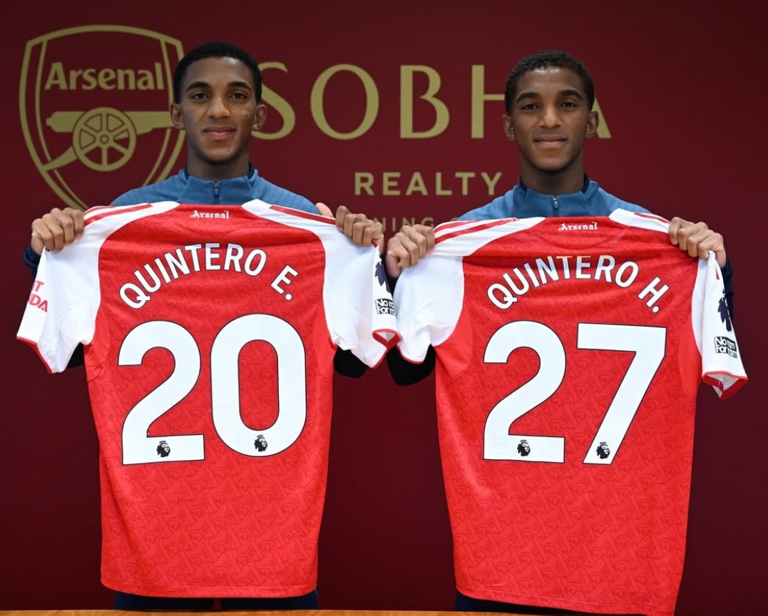 ArsenalN7's tweet image. New set piece meta, just buy twins so they don’t know who to mark 😉
