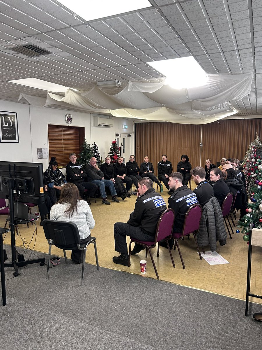 As part of our funded <a href="/NottsOPCC/">Nottinghamshire OPCC</a> project it was Great to attend the <a href="/nottspolice/">Nottinghamshire Police</a> recruitment day and speak with new Nottingham recruits. Building positive relationships between police and young people is vital. My key message: communication is key.🔑 
Working together 💯❤️