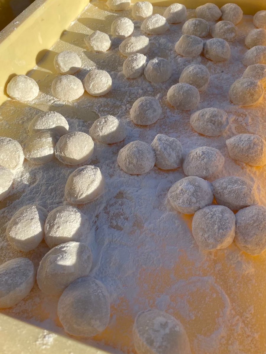 みなさま、タヌキの展示は12/28（日）までですのでお見逃しなく！！いつ来ていただいてもうれしいですが、おすすめは12/14（日）。餅つきと且座喫茶をしています。もちを食べて、タヌキを見て...　
（餅つきの詳細は下記のURLから↓）
fujita-museum.or.jp/event/2025/11/…