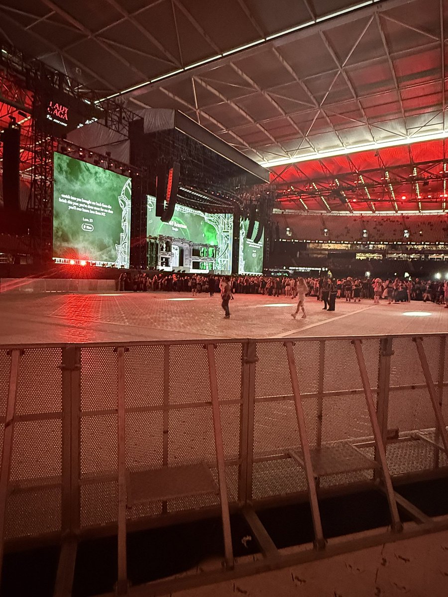 witchierazzi's tweet photo. #MayhemBallMelbourne https://t.co/Me05x6RUj6