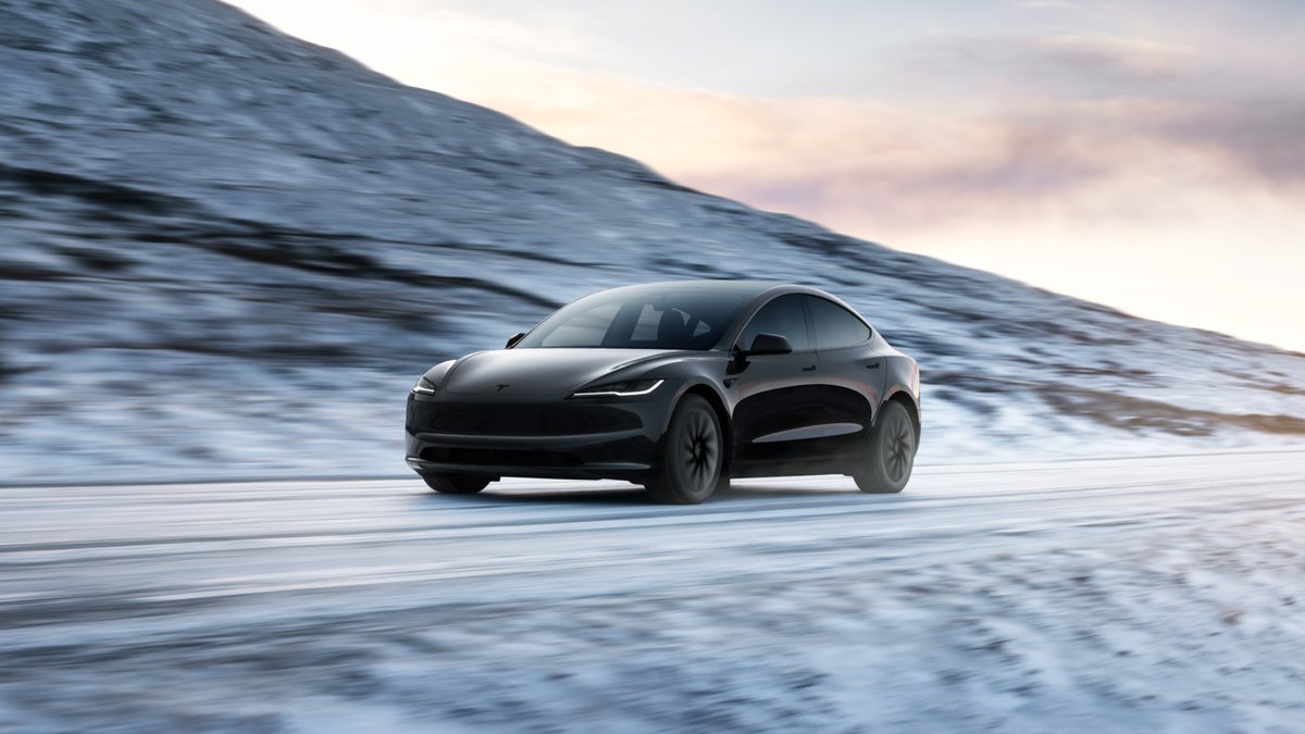 TeslaNewswire's tweet photo. 🔥🇪🇺 Tesla launches the new Model 3 Standard (RWD) in Europe!

✅ €36,990 starting price
✅ 534 km WLTP range (~332 mi)
✅ 6.2s for 0-100 km/h
✅ Front bumper camera 
✅ Panoramic glass roof
✅ 18” Prismata wheels
✅ 7-speaker sound system
✅ Vegan leather seats with textile inserts
✅ First-row heated seats
✅ Second-row manual-folding seats
✅ No ambient lighting
✅ Manually adjustable steering wheel
✅ Textile décor
✅ 15.4” front touchscreen
✅ No second-row touchscreen
✅ Manually adjustable second-row air vents
✅ Manually adjustable side mirrors
✅ No automatic dimmable side mirrors
✅ Simplified suspension with passive shock absorbers
✅ 3 paint options:
    • Pearl White
    • Diamond Black (€1,300)
    • Stealth Grey (€1,300)
✅ Deliveries start in February 2026