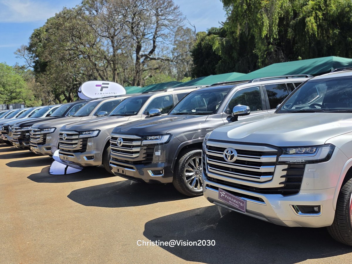 chrissy10charu's tweet image. Today, His Excellency President Dr ED Mnangagwa will present motor vehicles to YoungWomen4ED led by National Chair Hon Minister Tatenda A Mavetera and Women’s League led by Senate President Hon Mabel Chinomona at the State House. This gesture will enhance their mobility and…