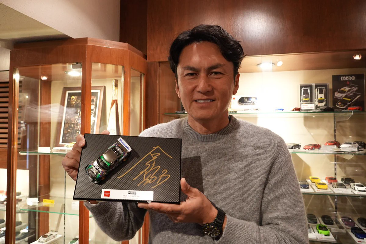 Make Up HKS R35 GT1000+ 谷口信輝サイン入り 株) エッチ・ケー・エス on X: 