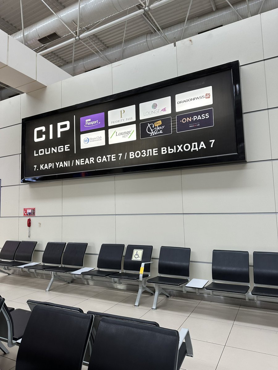 Ладно вчера сказала что лечу домой но не домой на самом деле, захотелось развеется немного, а то сколько можно работать😆