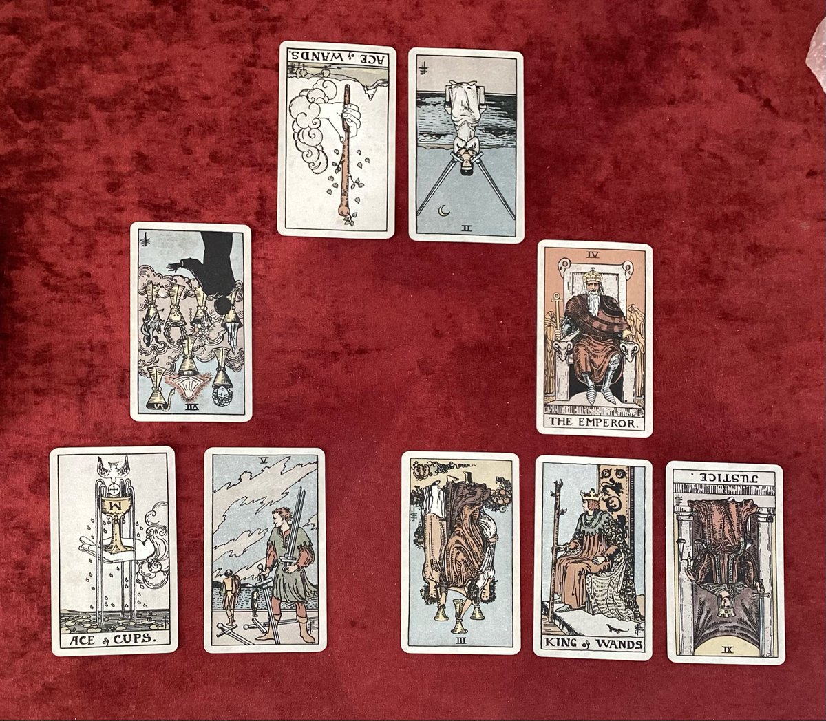 こはる★タロット さて、今の彼氏の方も見てみましょう👀✨ こちらは一見穏やかで安定し