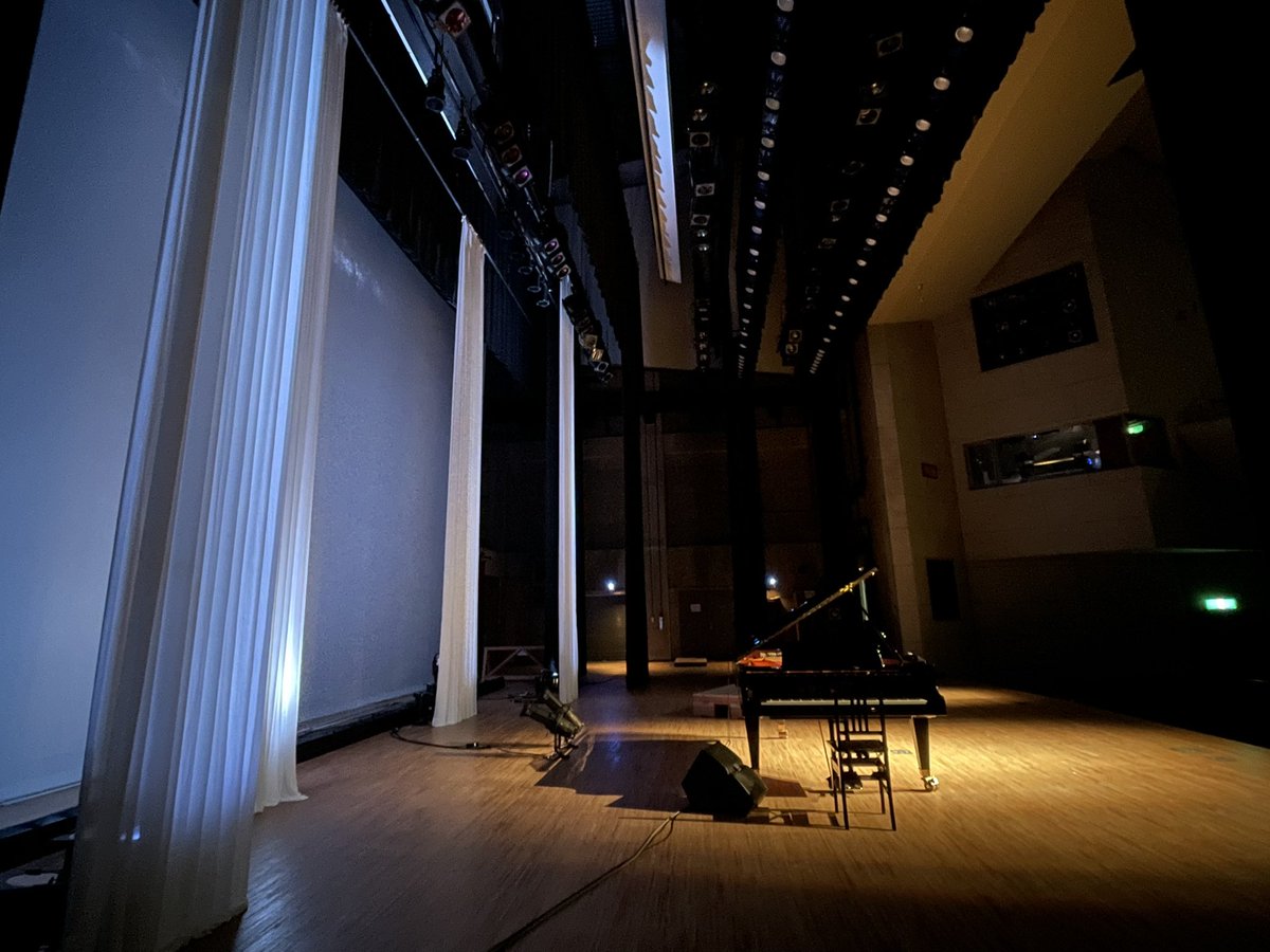 兵庫県宍粟市に初上陸♪
歌手の松本昌子さん、畠山典之さんと共にミュージカル公演を控え、これからリハーサルです。
明日の本番では地元の子供合唱団の方々とコラボレーションもあります。
楽しみー！！
よろしくお願いいたします^_^