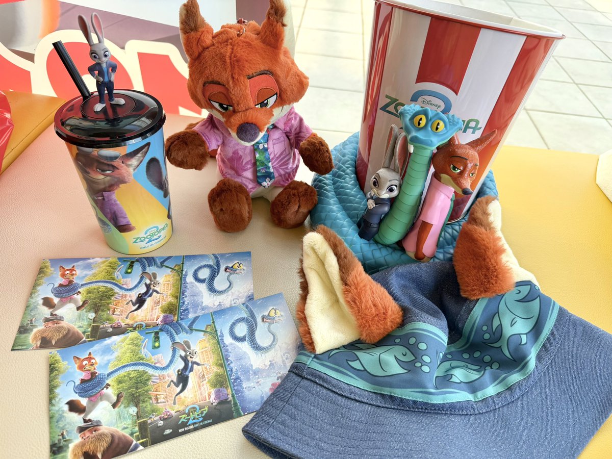ズートピア　ポップコーンカップ　プレバン　アクスタ　まとめ売り 映画館のスーベニアはあまり買うことなかったんだけど、大好きな
