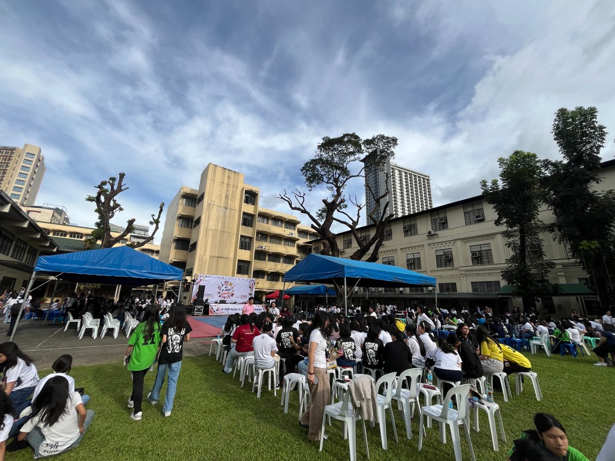 PMCC_2025's tweet image. 🎤 PPOP CONCERT

The stage is set, and the Scholasticians are ready!
We’re kicking off the culmination and highlight of PMCC — let the energy rise! 💙✨

#Ppopmusicculturecaravan #Pmcc #pmccxstscholastica #OraEtLabora #SSC