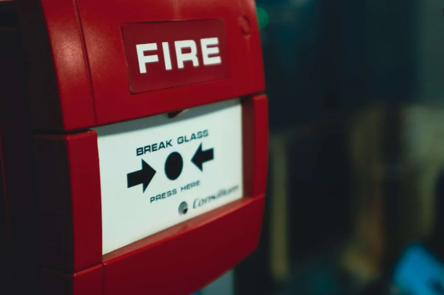 Frankandsonselc's tweet photo. 💡Don’t take chances with fire safety –trust the testing specialists in Essex &amp; East London!

🌐 Visit Our Website at https://t.co/lWSnhFJ7hI
#FireSafetyUK #FireAlarmTesting #ElectricalSafetyCheck #EssexElectricians #EastLondonElectricians #FrankAndSonsElectrical https://t.co/fAz9dfFQ06