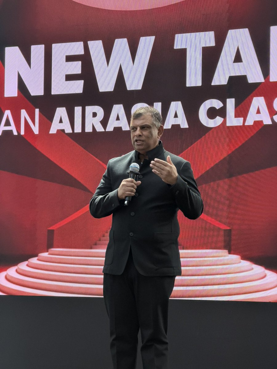 Cabin Crew <a href="/airasia/">AirAsia</a> boleh pakai hijab lepas ni 

Freedom of choice
Freedom of being who you are
- Tony Fernandes