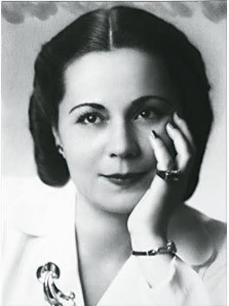 Woman of the Day diplomat Aracy de Carvalho, born OTD in 1908 in Brazil, the only Brazilian woman recognised as Righteous Among the Nations by Yad Vashem. She was head of the visa section of the Brazilian Consulate in Hamburg and became a resister when the coordinated nationwide