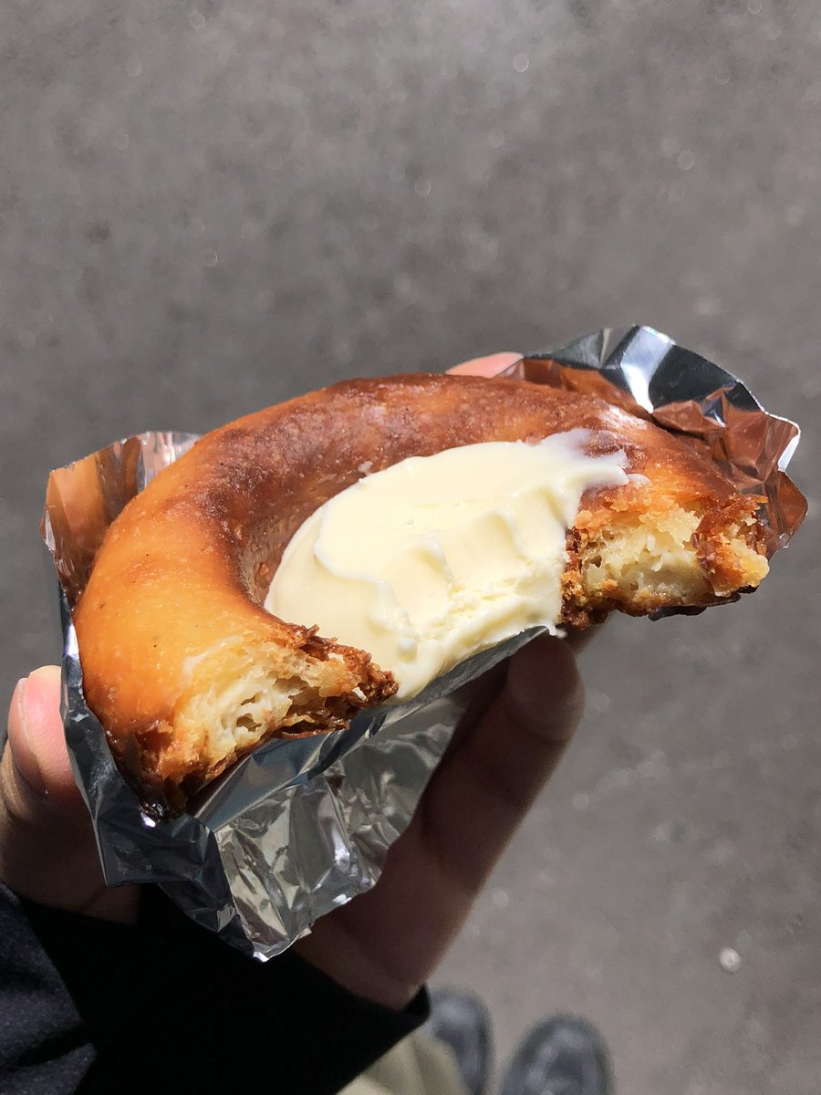 대만 타이베이의 마지치즈라는 곳에서 도넛 까눌레를 드셔보십시오.. 안 믿으셔도 되긴 하는데 부디 인생 까눌레를 만날 수 있는 기회를 놓치지 마시길..

maps.app.goo.gl/dbUk5jVsZz19Ww…