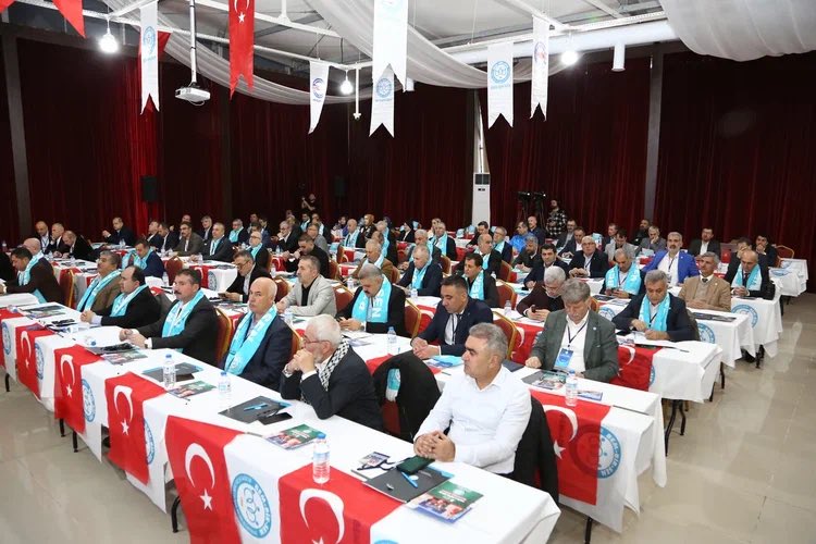 Genel Başkanımız. <a href="/Leventusl/">🇹🇷Levent USLU</a> liderliğinde     Merkez Yönetim Kurulumuz, Şube ve İl Başkanlarımızın katılımı ile  Başkanlar kurulu toplantımızı gerçekleştirdik 

Başkanlar Kurulumuz hayırlara vesile olsun.”

#BemBirSenBaşkanlarKurulu2025

#MücadeleninDestanıBaşarınınSırrı