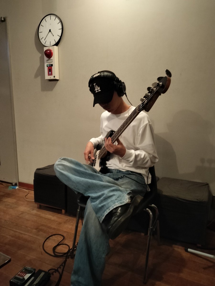 Drop_official25's tweet photo. @MannishStudio 

レコーディング中(^ε^)-☆Chu!! https://t.co/XNFwGk50B2