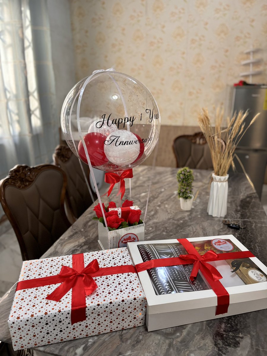 naa_yorks's tweet photo. For all your gift packages, don’t hesitate to send a text!😍❤️
I also make bridal fans and bridal bouquets 😍❤️
WhatsApp/call- https://t.co/8vRw3krSXA or send a dm to make enquiries 

Please repost!❤️ https://t.co/Be1KKkIOV4