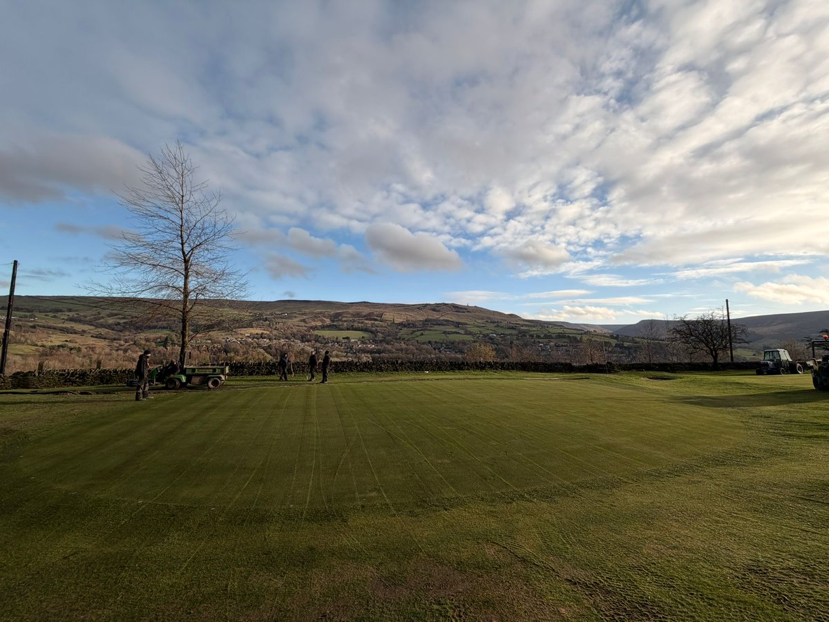 DjukeLtd's tweet photo. Back to Saddleworth Golf Club this week, for the second time this year, to install @hydrowick  into 2 more greens. Nice job on the digging from the greenkeepers, well done all.
#djuke #sportsturf #golf #sportsturfdrainage #Innovative #sportsturfmanagement #drainagemanagement https://t.co/aA0Z3021F3